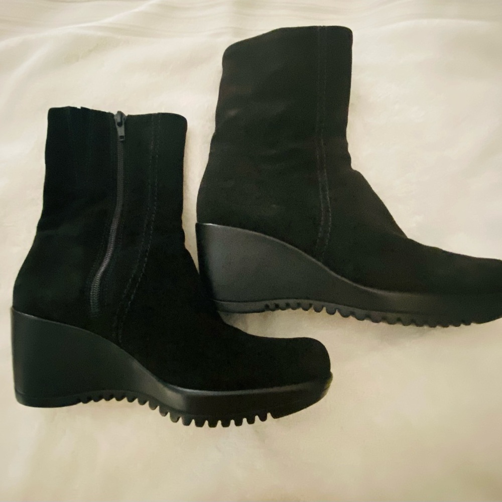 La Canadienne women’s boots